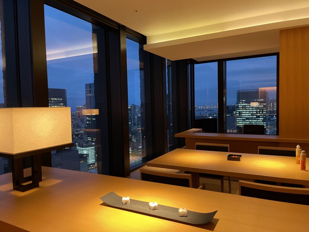 アマン東京
間接照明がリラックスできる空間を演出する
