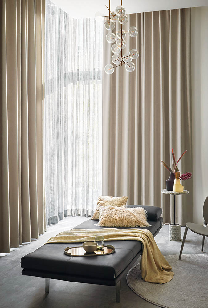アスワンカーテン
C1037：上品な艶と柔らかい起毛のスエード調の質感が魅力の遮光カーテン