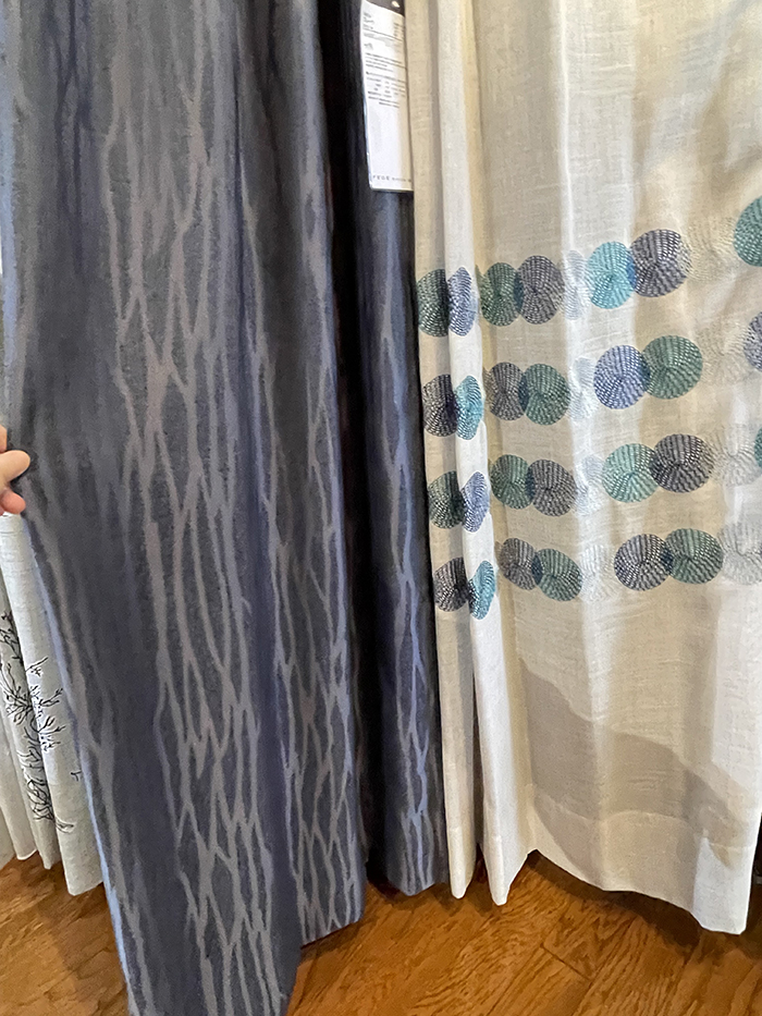 おすすめブレーラを同じくフェデリッコ(マレット：RC74203)ブルー系とコーディネート
3色の刺繍糸によるサークルモチーフでラインを表現したシアー