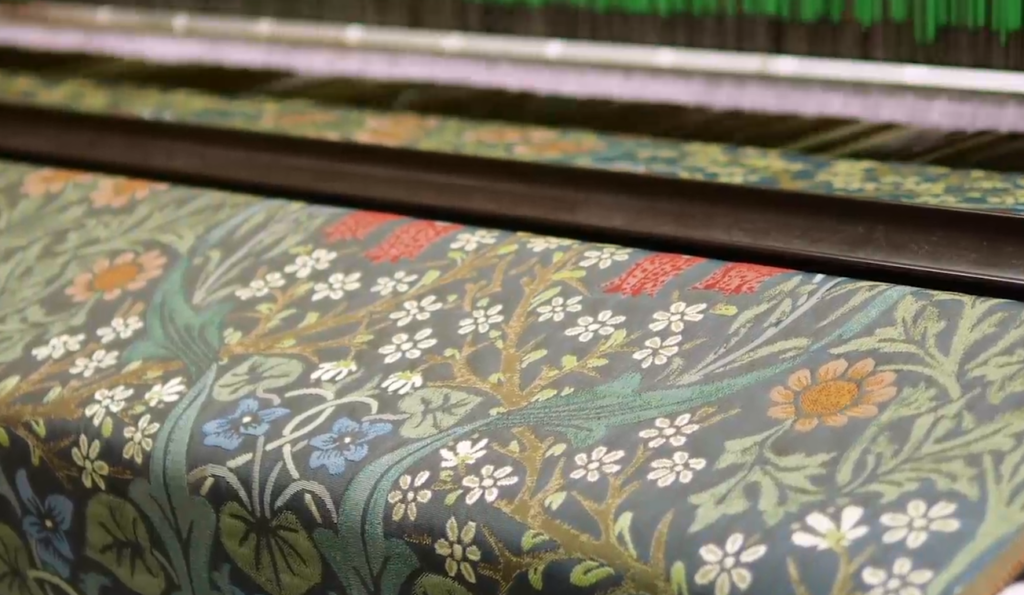 Morris Design Studio:MM3112  高密度ジャガード織りのブラックソーン